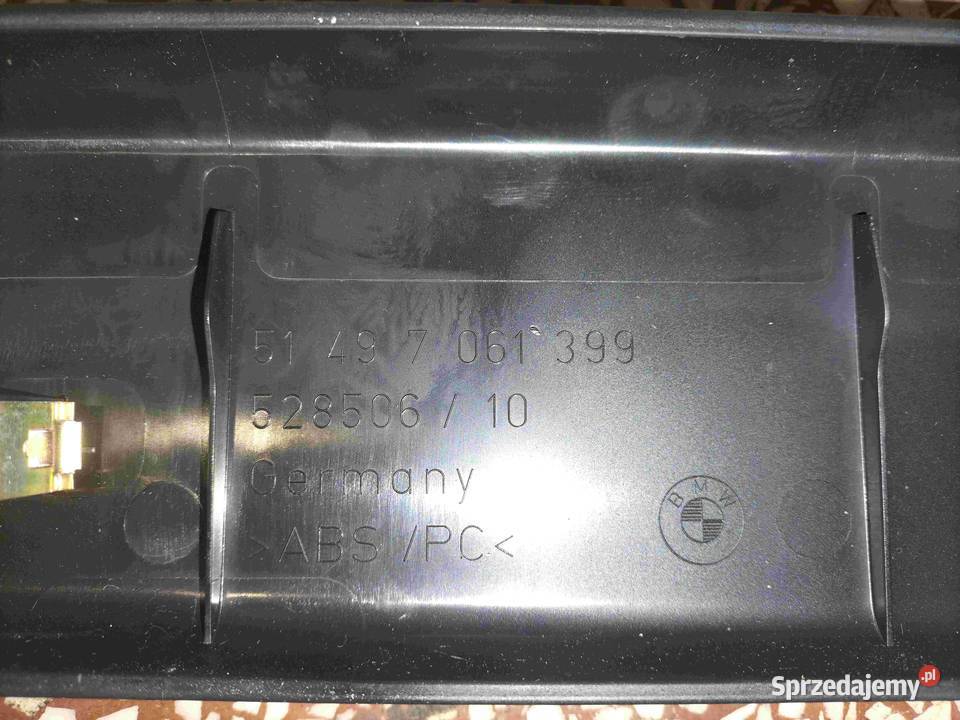 Listwa górna pokrywy bagażnika BMW E61 LCI PRE Poręba