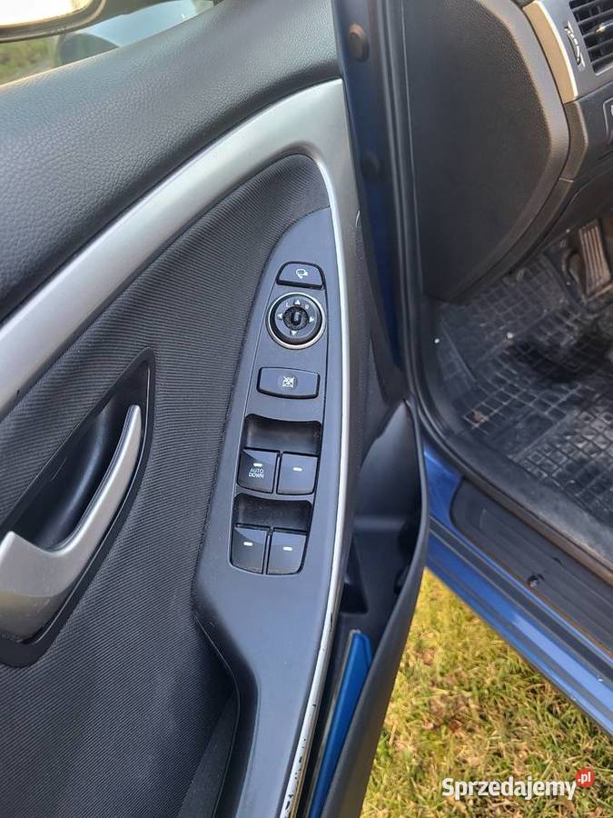 Sprzedam zadbanego HYUNDAIA I30 z 2016 r w mazowieckie