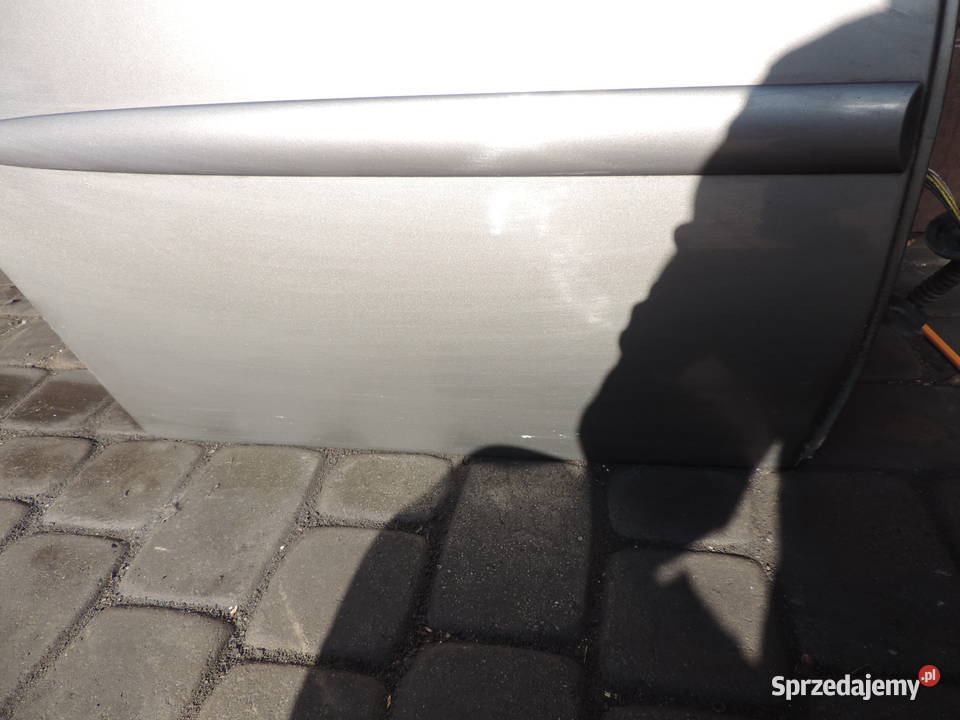 DRZWI TYLNE PRAWE FORD FIESTA MK4 5D KOLOR M8 Drzwi Nowy Sącz sprzedam