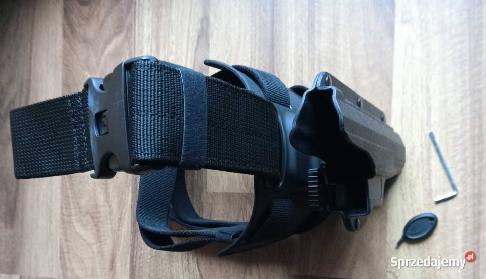 Kabura Kydex Walther P99 na panelu udowym Jaworzno