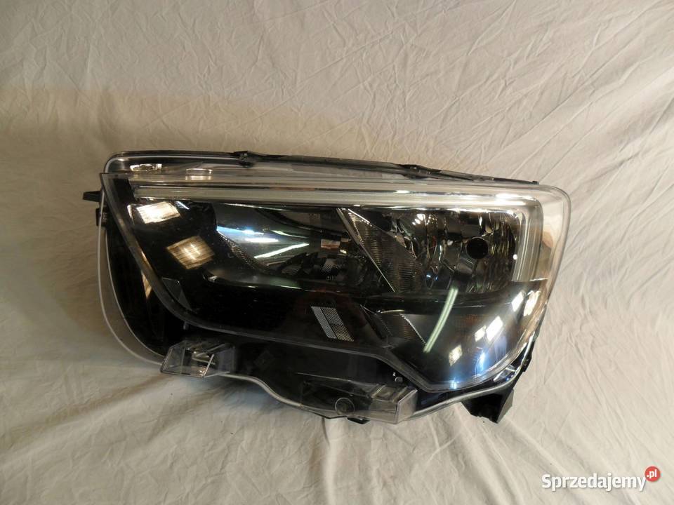 reflektor Opel combo E prawy przód wielkopolskie Nowy Tomyśl