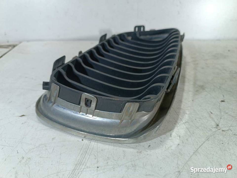 GRILL NERKA LEWA BMW E90 E91 7201969