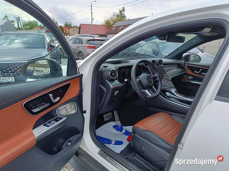 MERCEDESBENZ GLC 300 E 2024 199900 ccm 313 GLC Samochody osobowe mazowieckie Warszawa