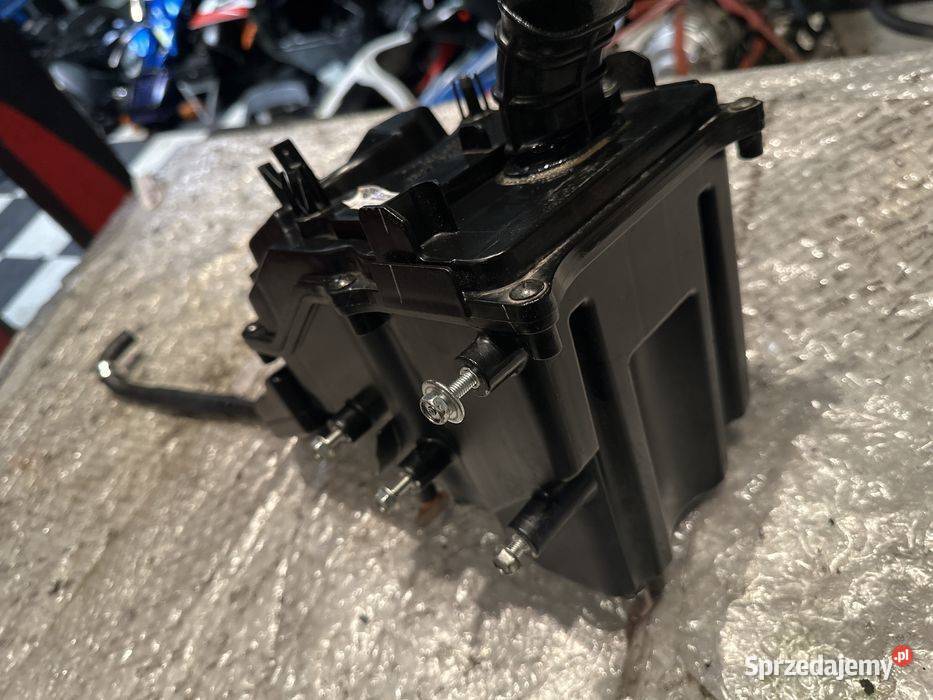 Filtr powietrza airbox Suzuki GSXS GSXR 125 M66 Pozostałe Poznań