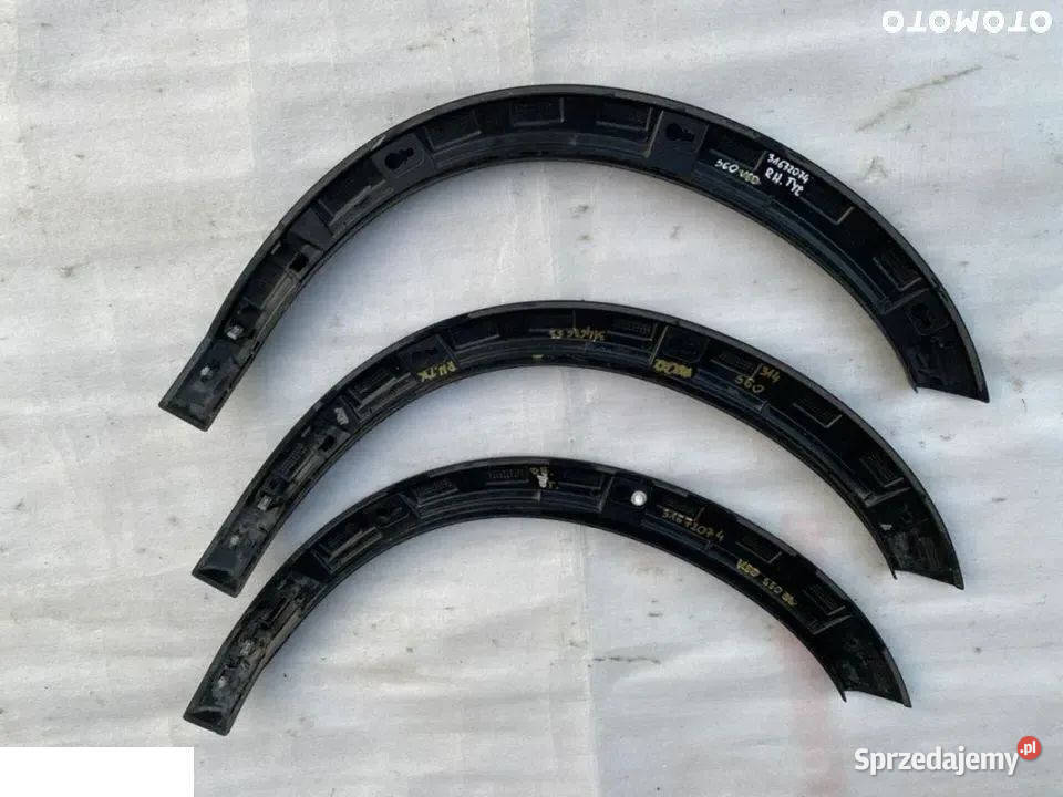 Volvo S60 CC listwa błotnik prawy tył 31672074 Kozubszczyzna