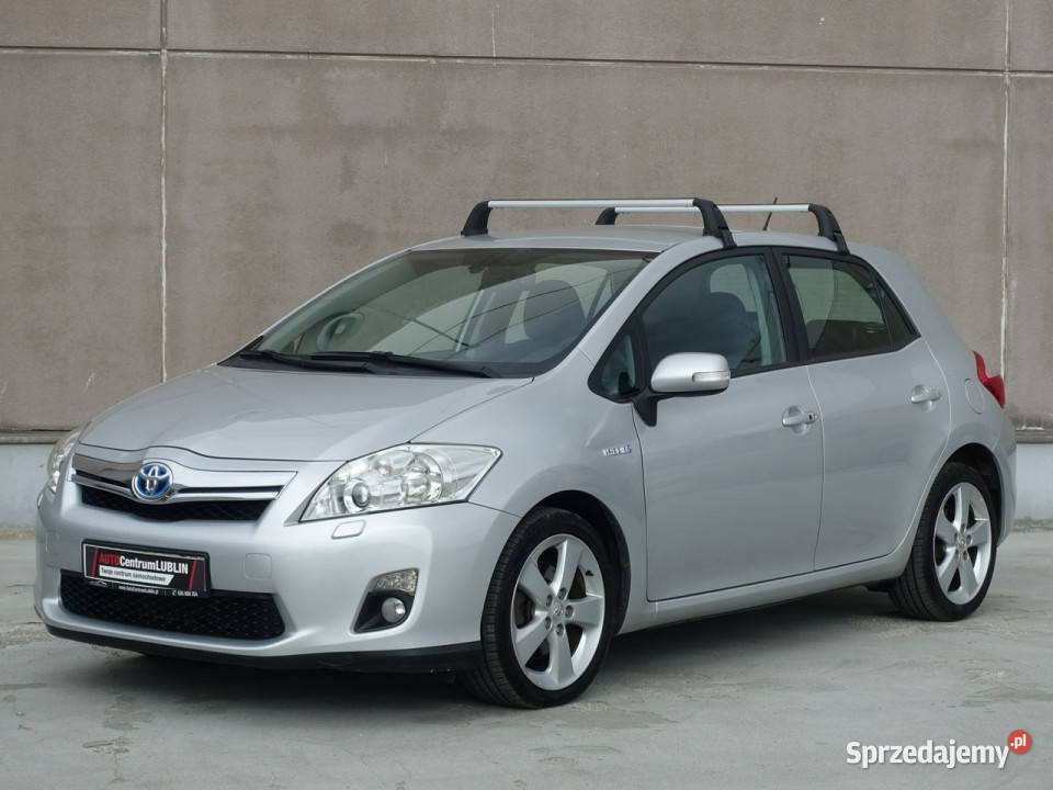 Toyota Auris 18 HybrydaKsenonPółskóryKamera isofix sprzedam