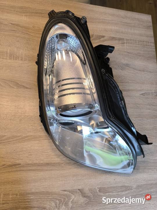 Mercedes CLS W219 lampa prawa przód przednia osobowe Sosnowiec