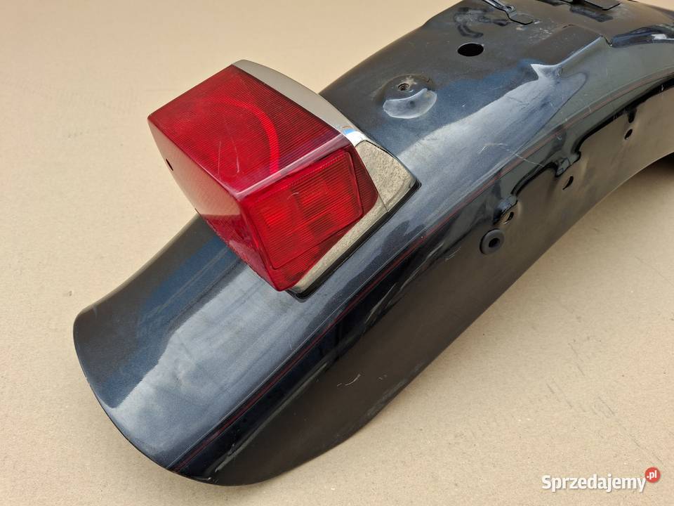 SUZUKI INTRUDER VS 1400 BŁOTNIK TYŁ LAMPA