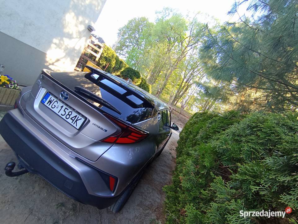 Sprzedam Toyota CHR hybryda sprzedam