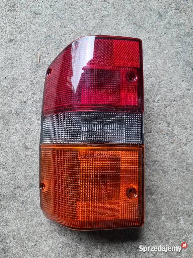 Nissan Patrol y60 lampa lewa tylna