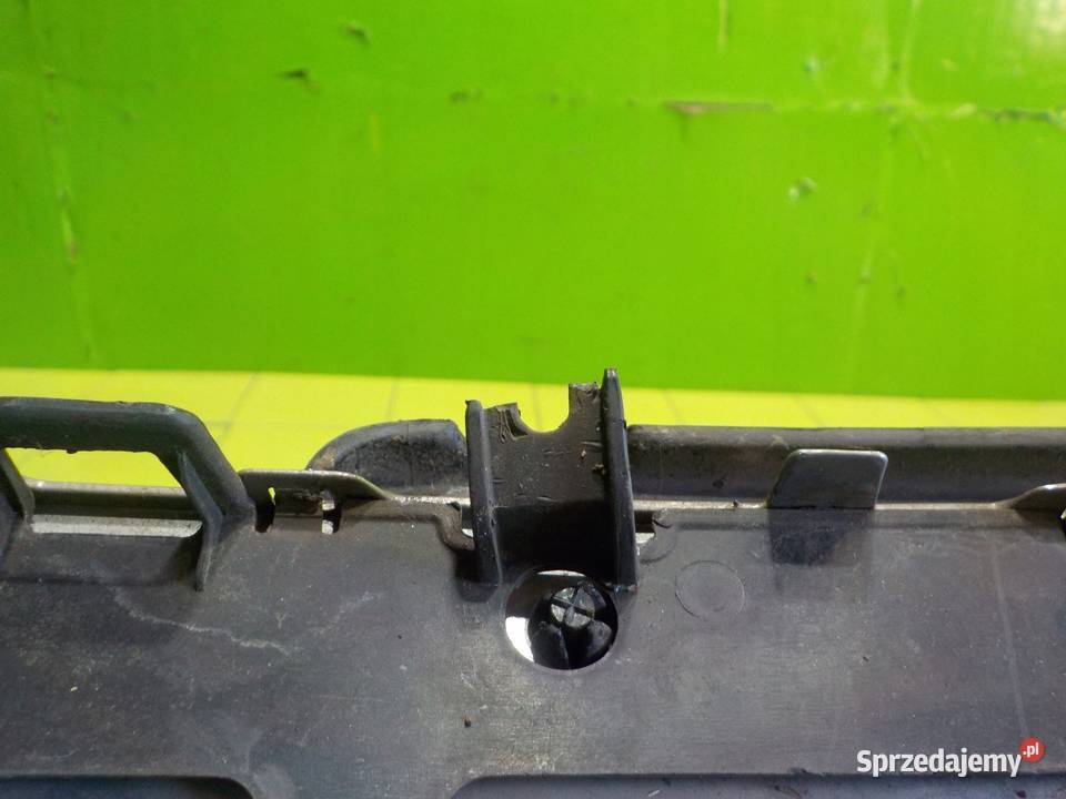 VW GOLF VI 20 TDI 09r KOMBI atrapa grill