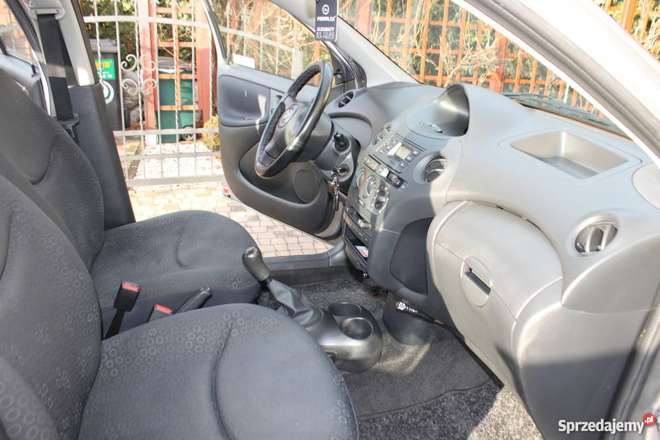 Toyota Yaris 5d 10 klima ABS CD Luboń sprzedam