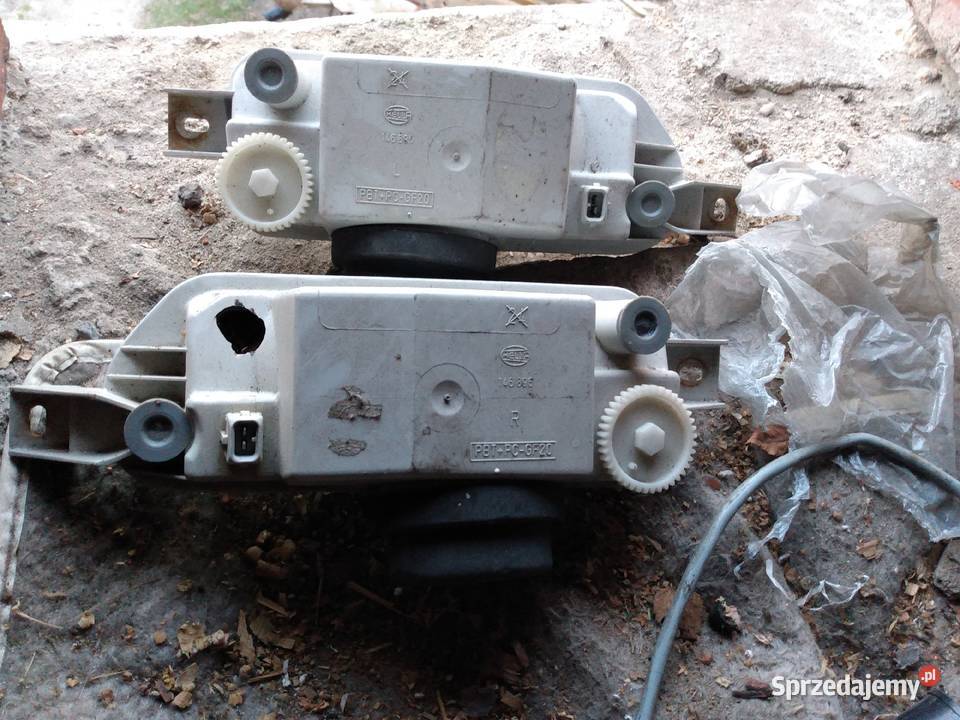 Halogen lewy i prawy ford Escort halogeny Rogaszyce sprzedam