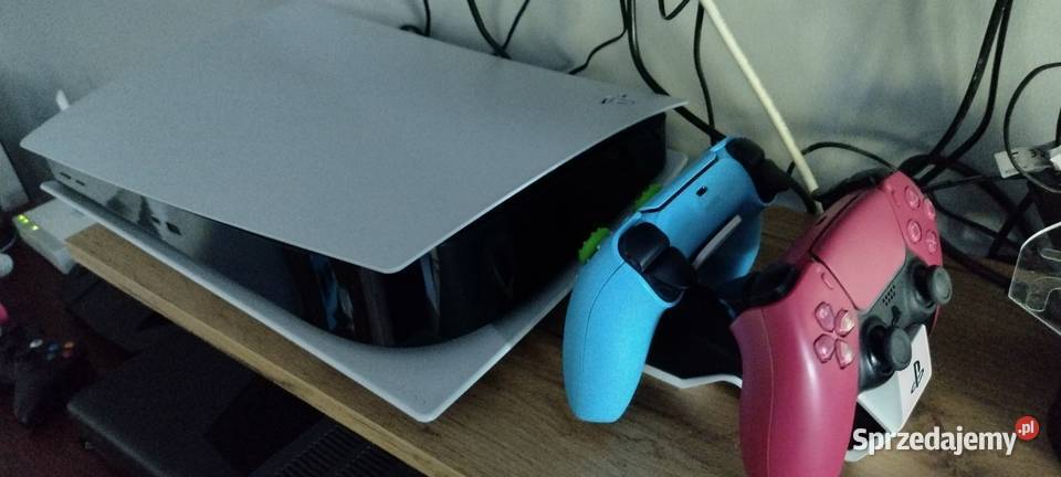 Playstation 5 z napędem ładowarka 2pady Stan Stargard
