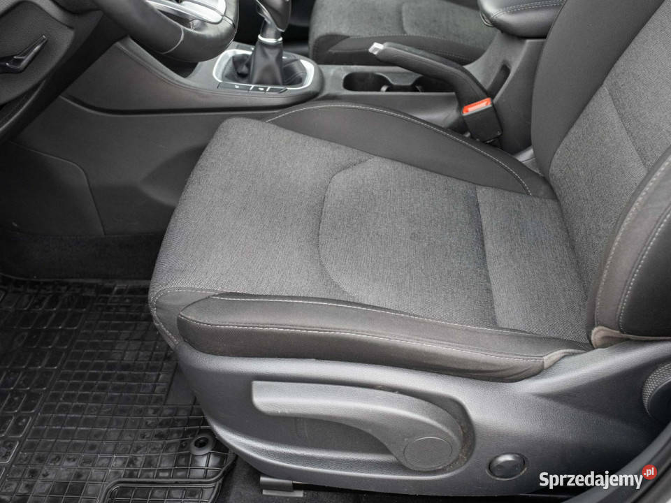 Hyundai i30 WJ7716K15 DPI Smart Podgrzf I kier srebrny sprzedam