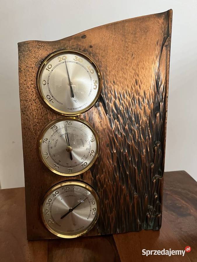 Stacja pogodowa stojąca vintage w solidnej Mrągowo