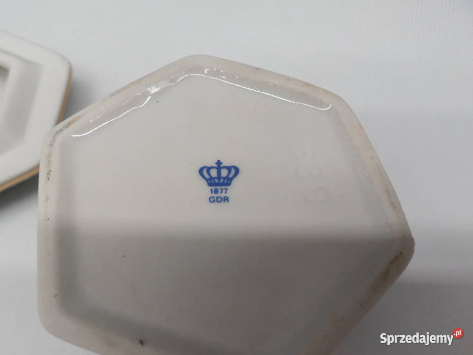 Porcelanowe Puzderkoszkatułka na drobiazgi wielkopolskie Raszków