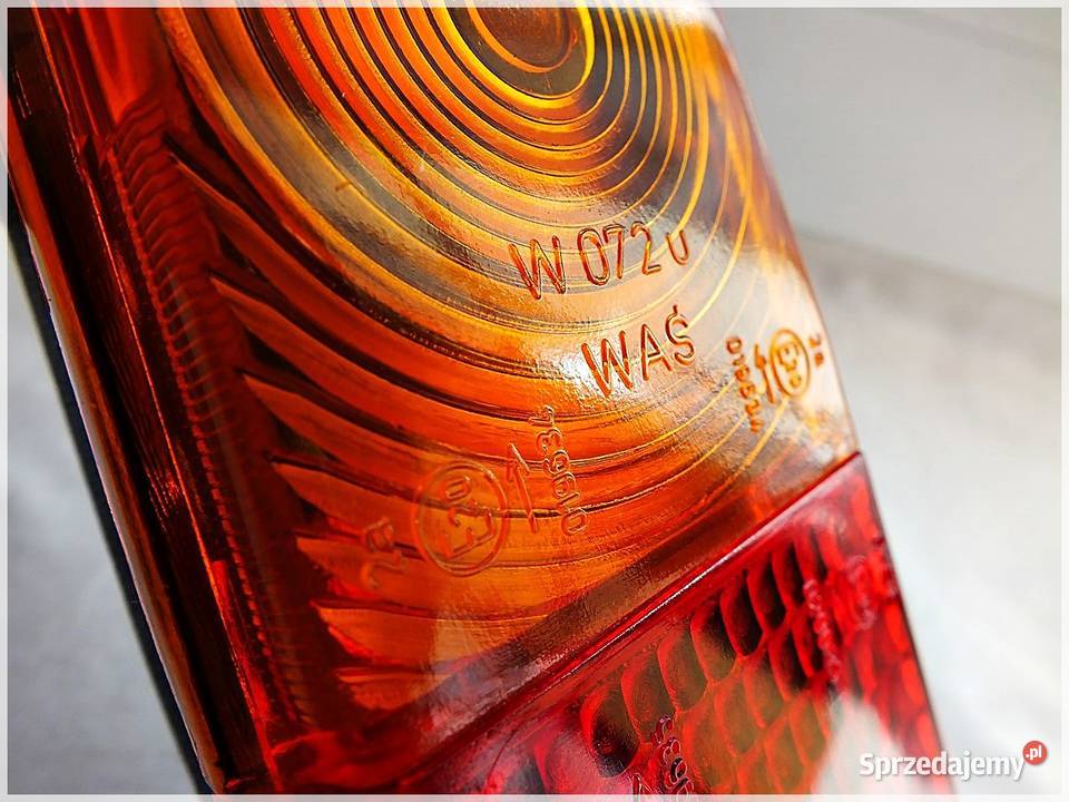 Lampa tylna zespolona uniwersalna lat 90 WNA Żary