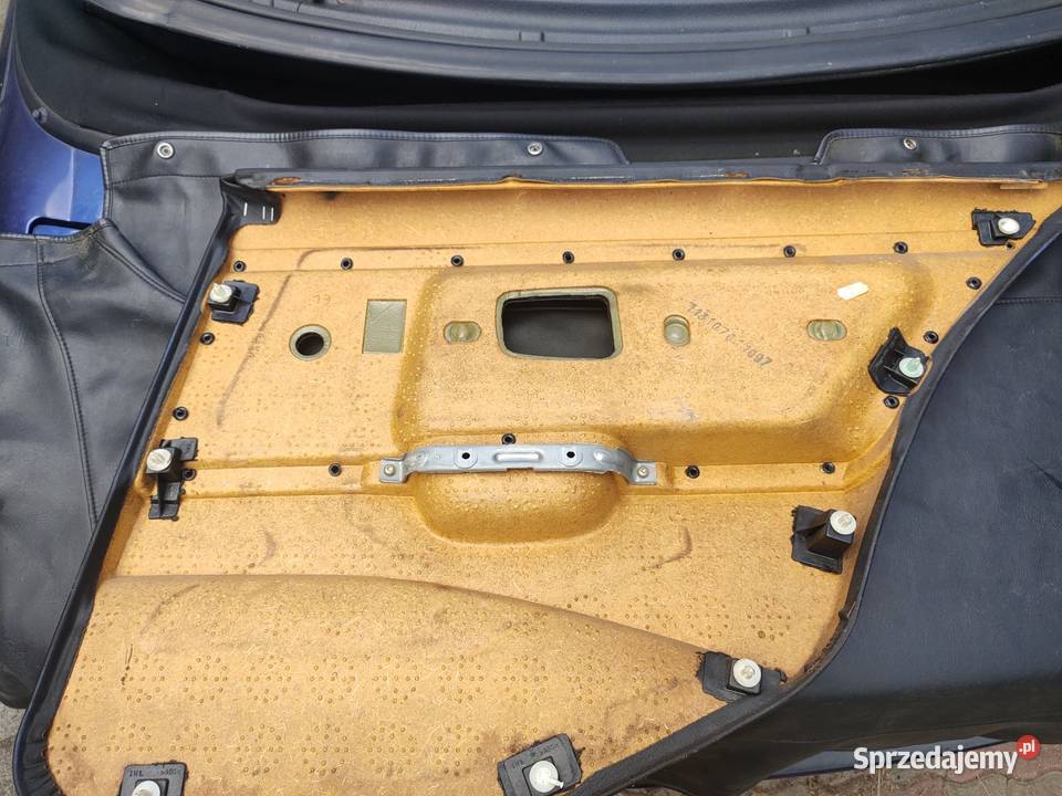 Boczki BMW E36 sedan