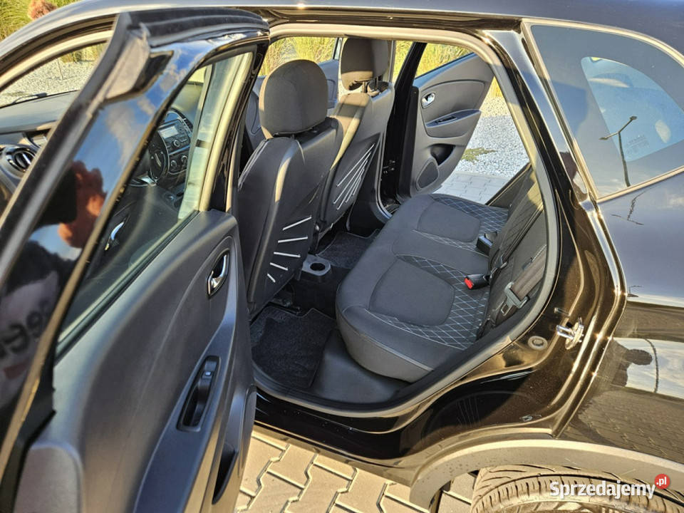 Renault Captur 12 110 klima elektryka parktronik czarny Strzegom