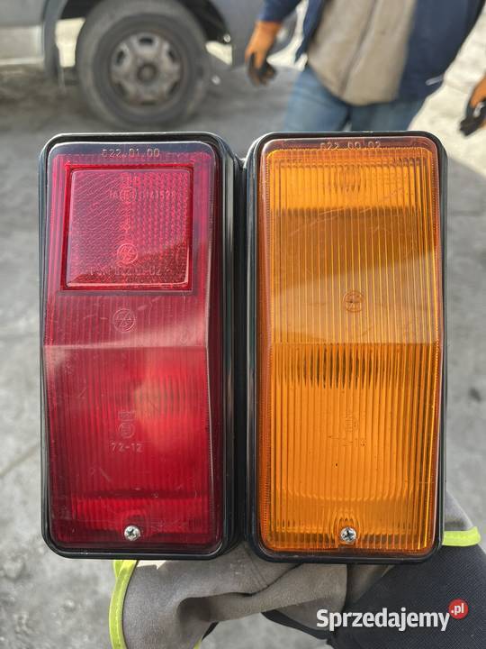 Lampa TYŁ Prawa Fiat 125p 1300pionowanowa Bobrek sprzedam