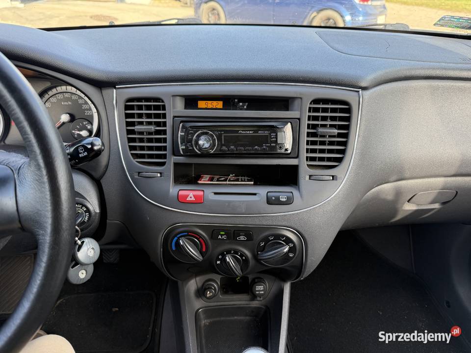 Kia Rio 14 BENZYNAGAZ Klimatyzacja Koła LatoZima czujnik parkowania wielkopolskie Konin sprzedam
