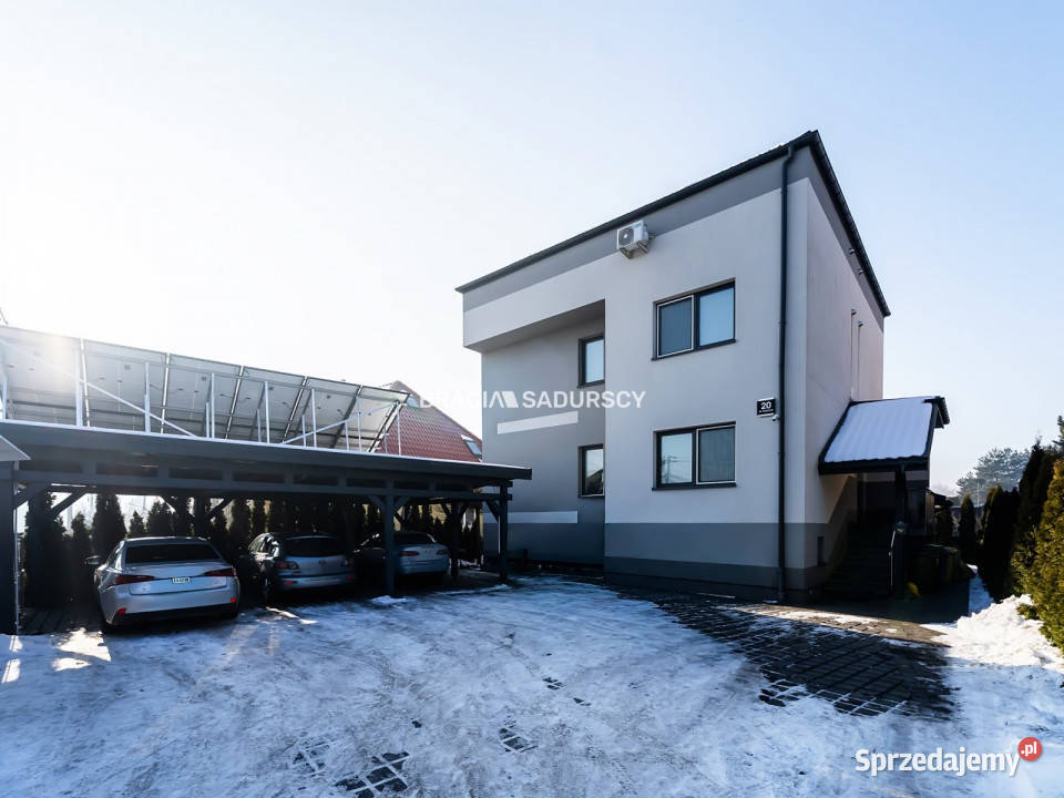 Dom wolnostojący Niepołomice 390m2 Liczba pokoi 12