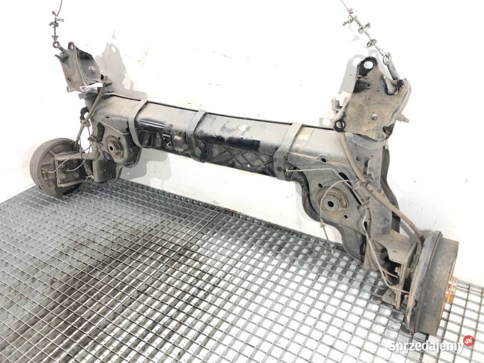 BELKA TYŁ DACIA DUSTER Hatchback TYLNA Belki zawieszenia