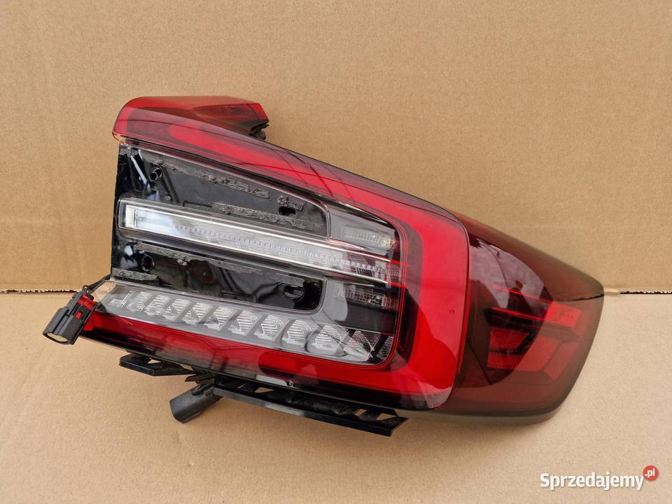 PRAWA LAMPA REFLEKTOR TYŁ LED VOLVO C40 32365667 osobowe sprzedam