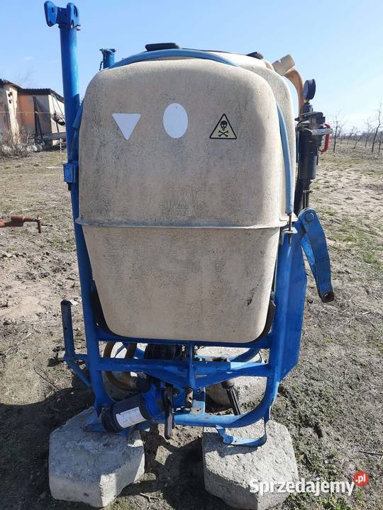 Opryskiwacz zawieszany pilmet