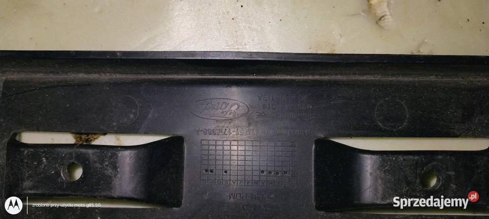 Wspornik ramka pod tablicę rejestracyjną Ford Lubin