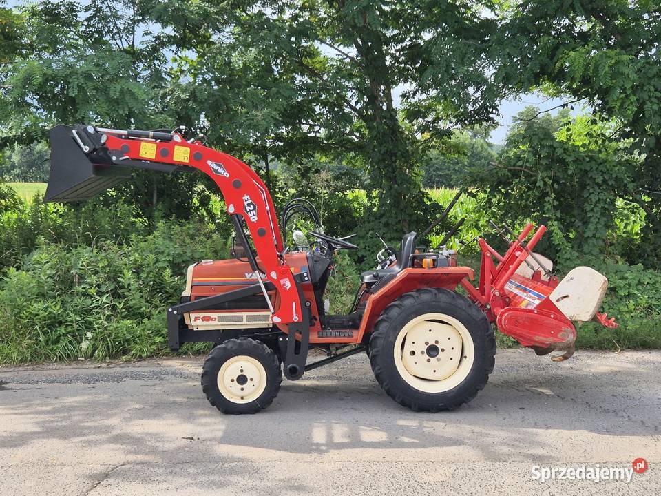 Traktorek YANMAR F16D 16 44 Ładowacz FL250 Napęd 4x4