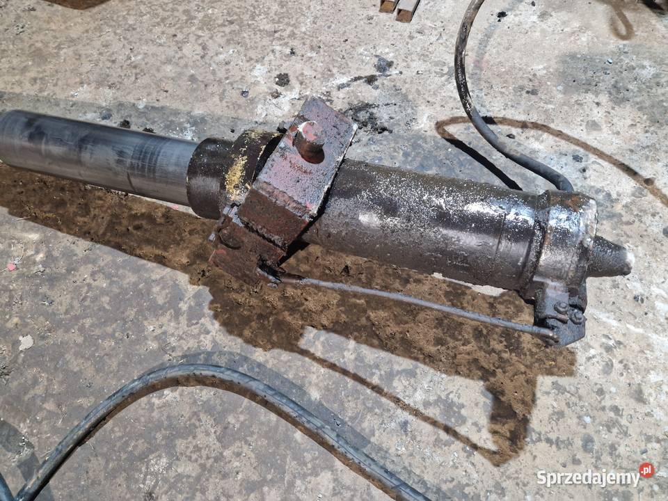 Siłownik wywrotu do przyczepy D 47 z kołyską D Kalwaria Zebrzydowska