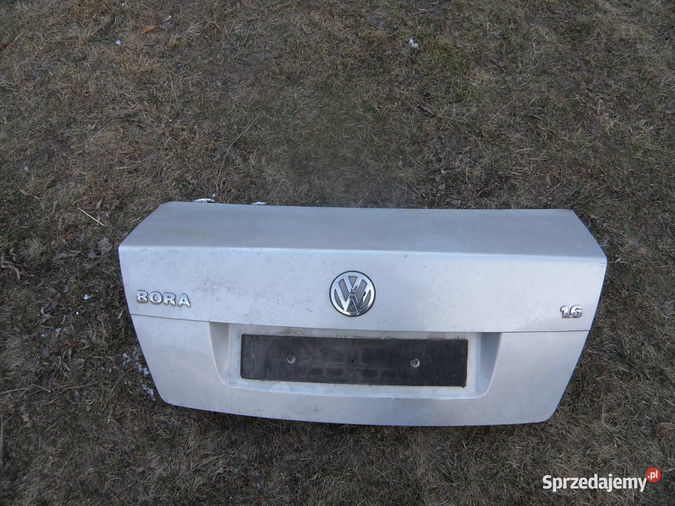 Klapa tylna tył srebrna Volkswagen Bora sedan Kraków