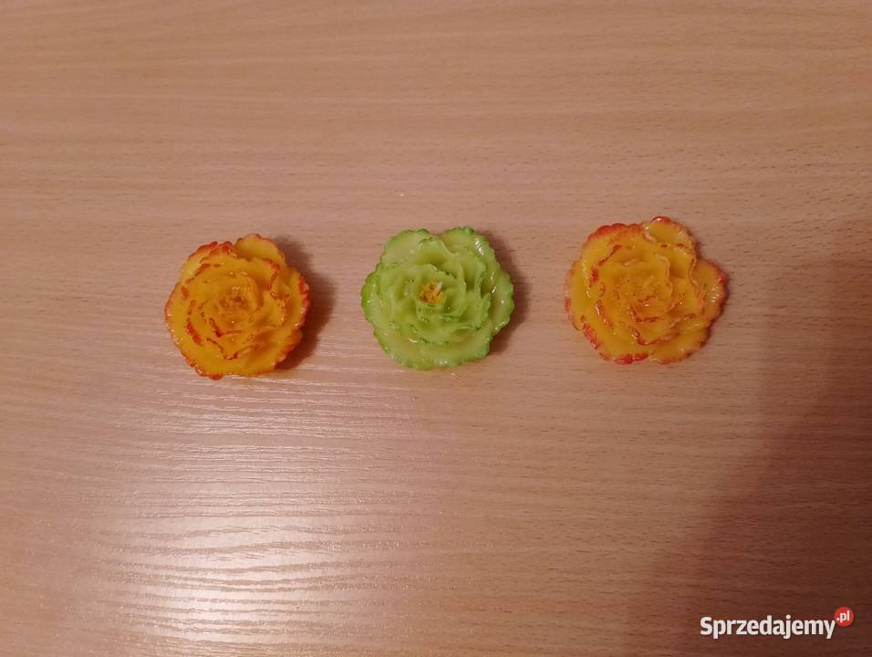 ŚWIECE pływające 3 sztuki świeczki kwiatki Złotniki sprzedam