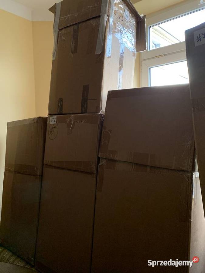 Dużo profesjonalnych kartonów do przeprowadzki w