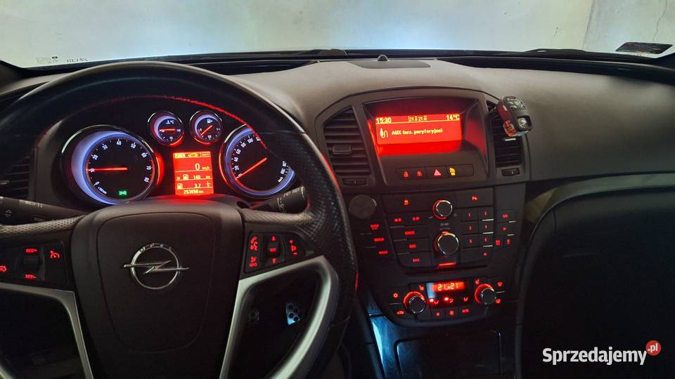 INSIGNIA 16T 180 LPG 2013r alufelgi 18 łódzkie Tomaszów Mazowiecki sprzedam