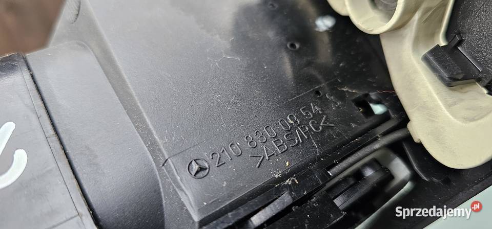 Kratka nawiewu lewy przód mercedes w210 Zbąszyń