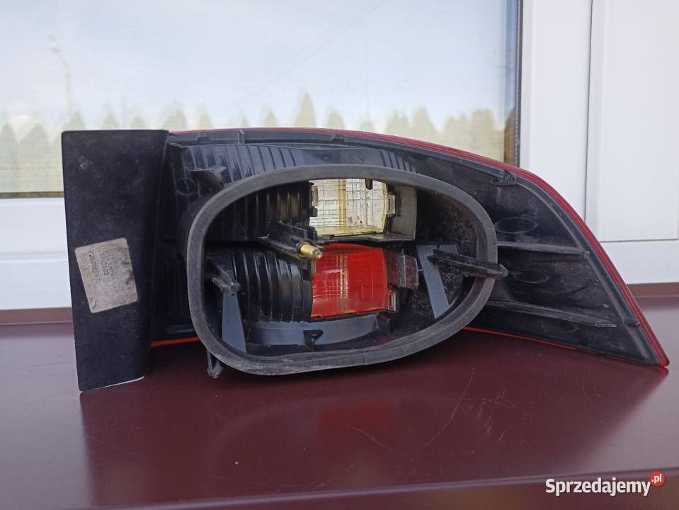 Renault Laguna 2 II hatchback HB lampa tył tylna łódzkie Sieradz