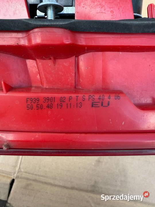 LAMPA PRAWA TYLNA W KLAPIE ALFA ROMEO 159 KOMBI Głowno