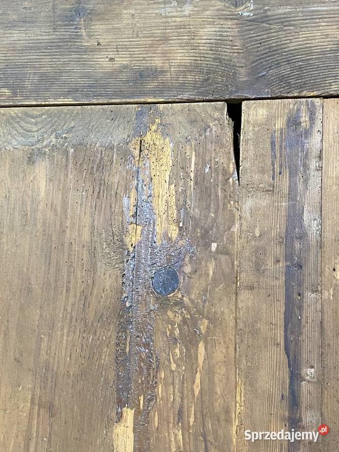 Antyczna szafa dwudrzwiowa z intarsjami I poł Meble Budno