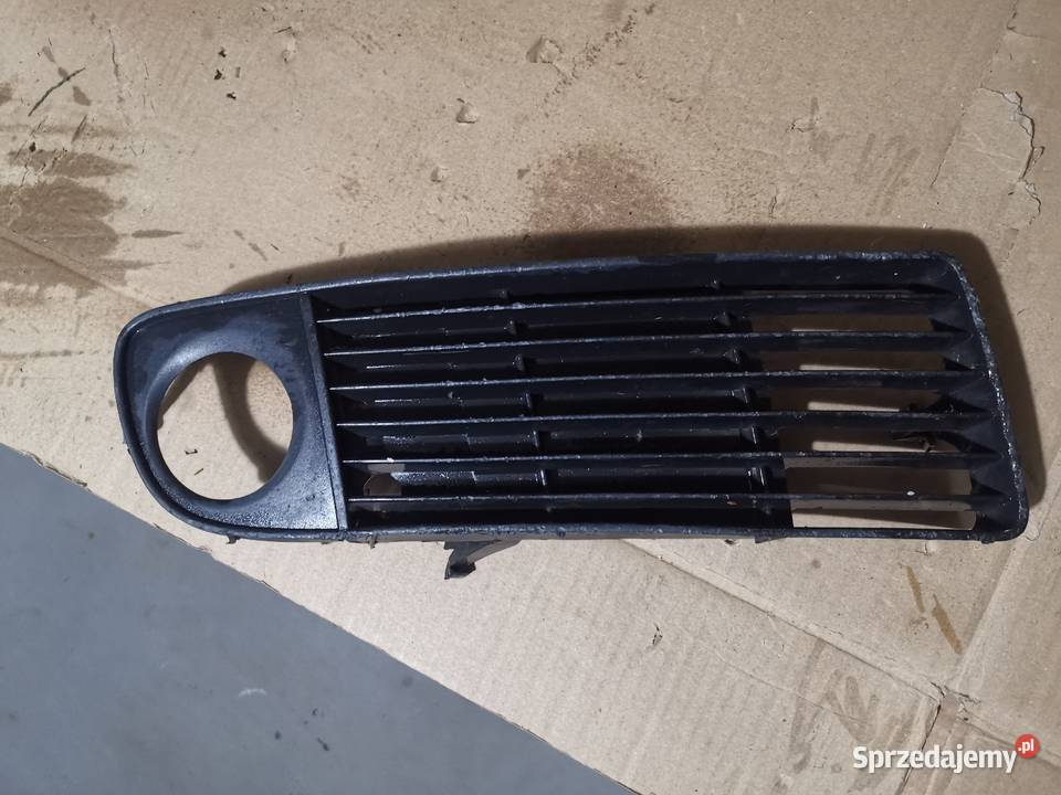 Zaślepka kratka halogenu Audi a6 c5 avant 9701