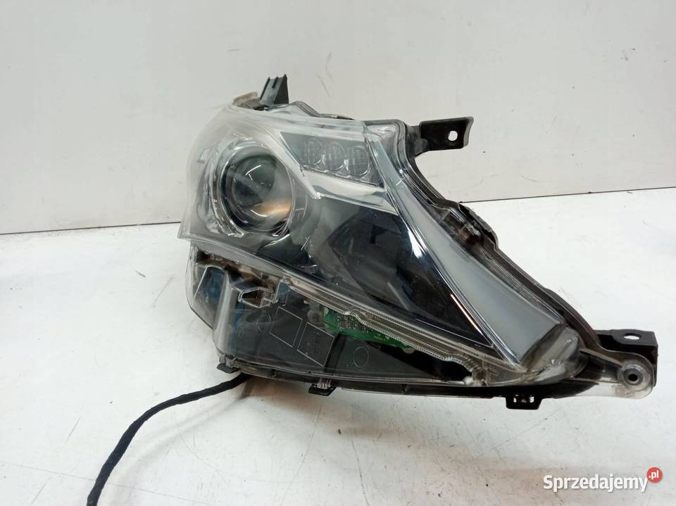 LAMPA PRZÓD PRAWA EU E18 8111002E21 Toyota Auris
