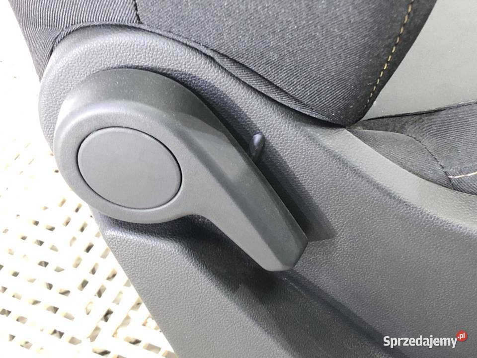 FOTEL PRAWY PRZÓD DACIA DUSTER Hatchback podkarpackie sprzedam