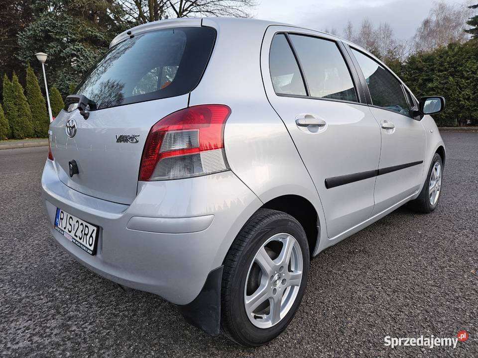 Toyota Yaris 2010 133 100 6 biegów salon Polska klimatyzacja Rzeszów sprzedam