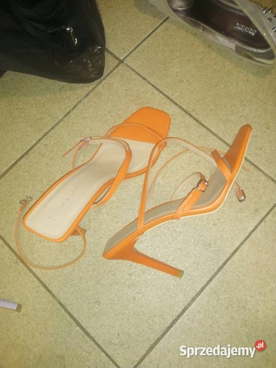 Szpilki na każdą okazję Moda i Styl Kamienna Góra