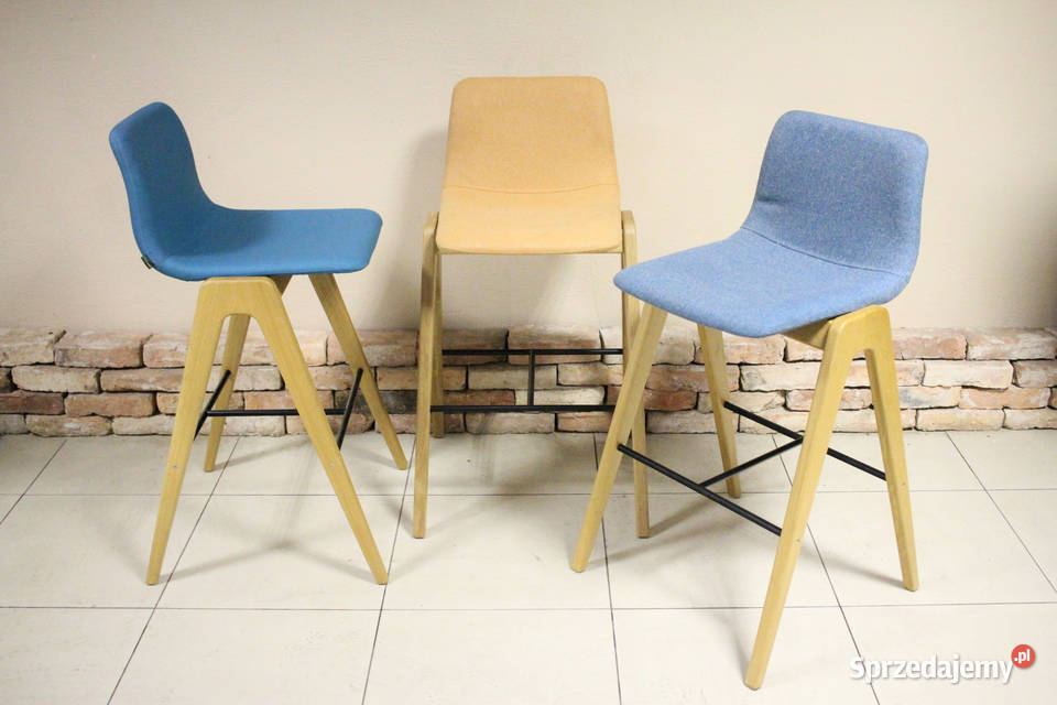 Piękne hokery Naughtone