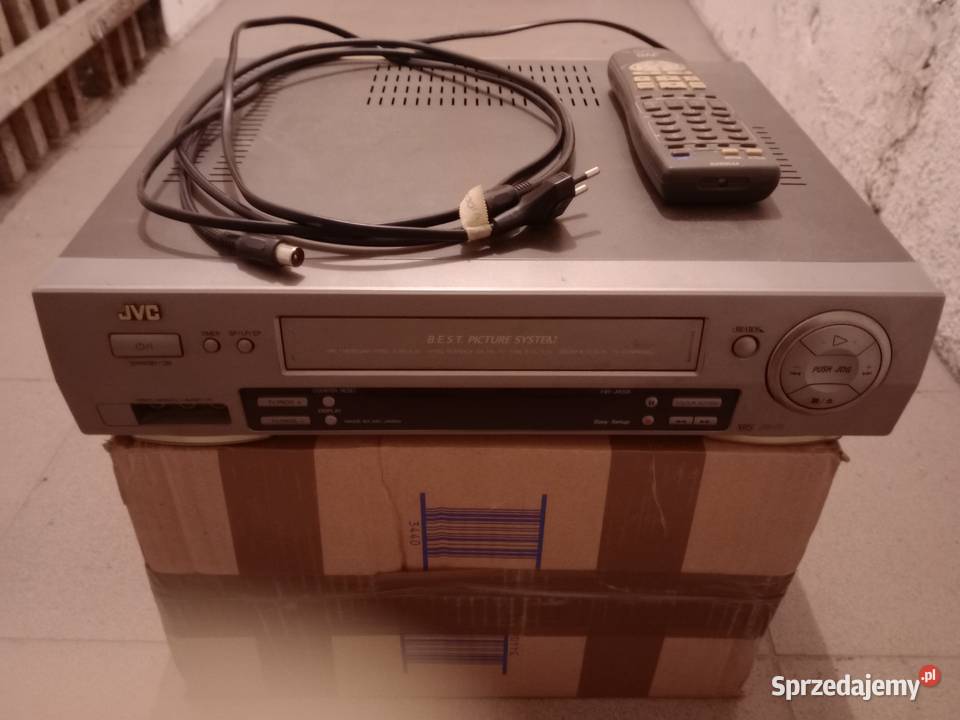 magnetowid marki JVC