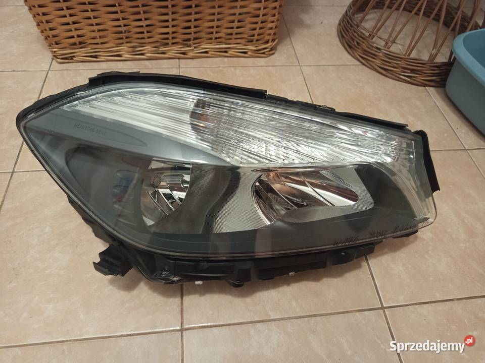 Reflektor prawy Mercedes a klasa w 176 orginalny Rzeszów