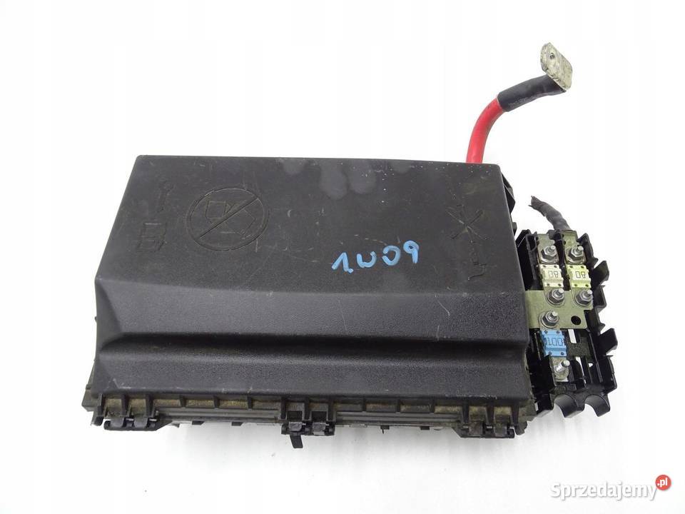 SKRZYNKA BEZPIECZNIKÓW C11000139 OPEL ASTRA J IV Układ elektryczny, zapłon